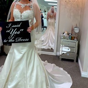Stella York wedding dress for sale- condition brand new